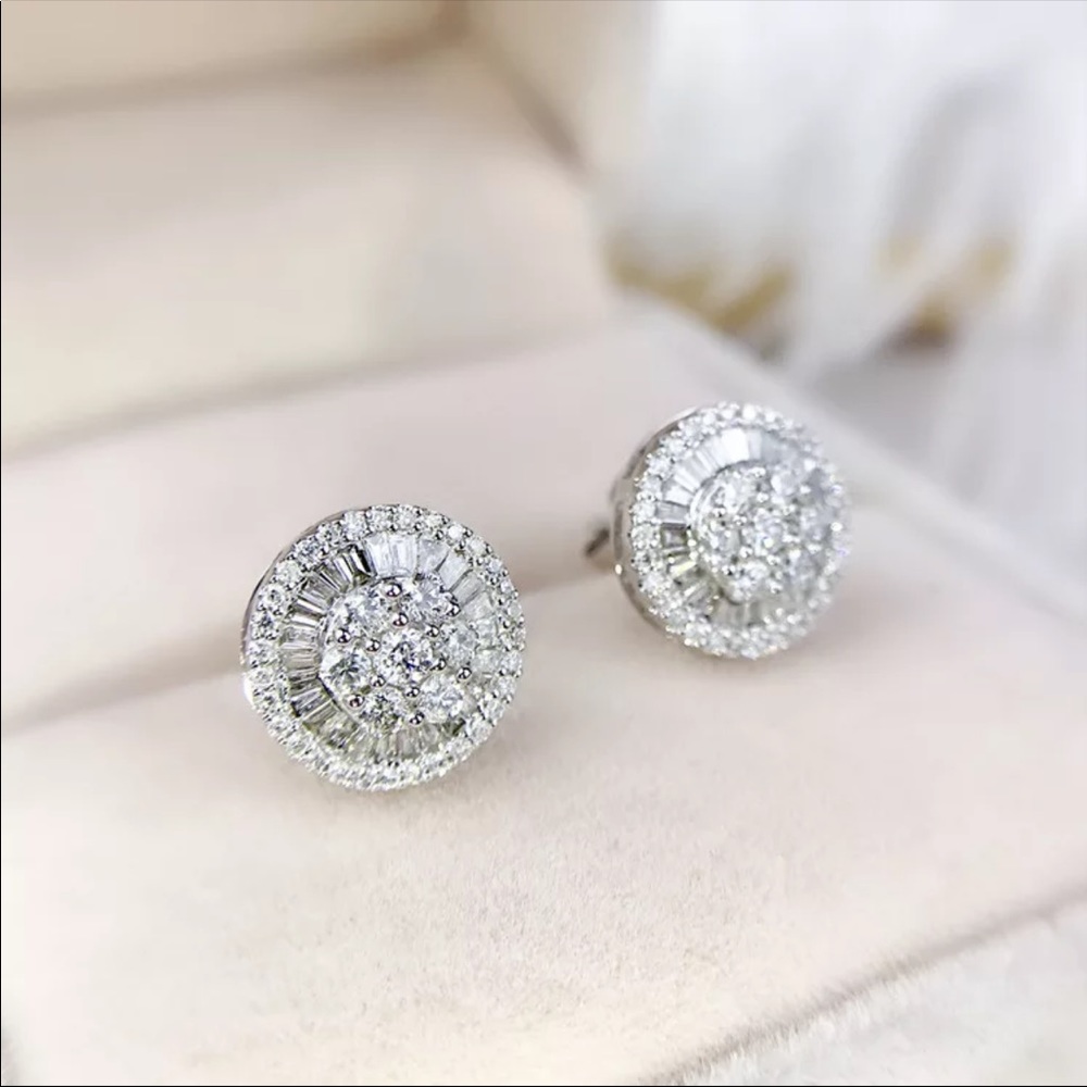 New 925 Silver Round Lovely Diamond Earrings - Picture 3 of 5